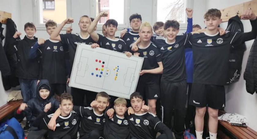 Hattrick Głuchołazy daleko