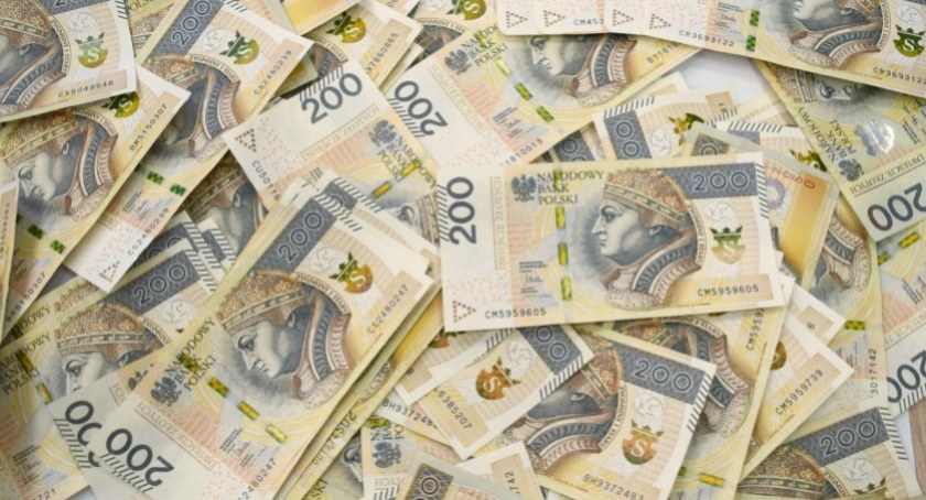 Powiat Nyski. Ile zarabiają dyrektorzy szpitali, szkół i urzędów?