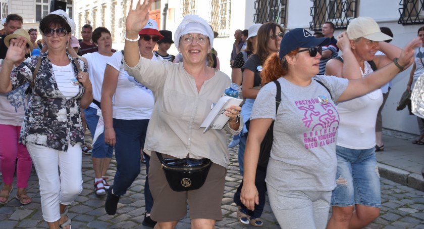 Pielgrzymi wyruszyli na Jasną Górę [GALERIA]