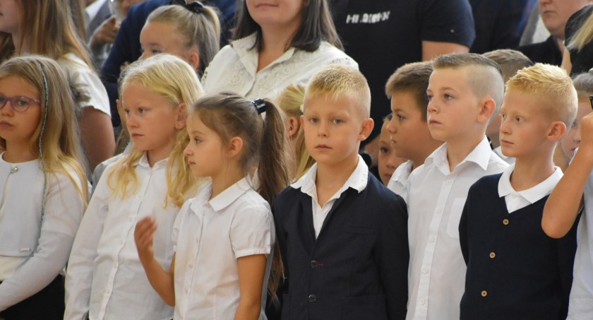 Rozpoczęcie roku szkolnego [SP3 FOTORELACJA i KALENDARZ DNI WOLNYCH]