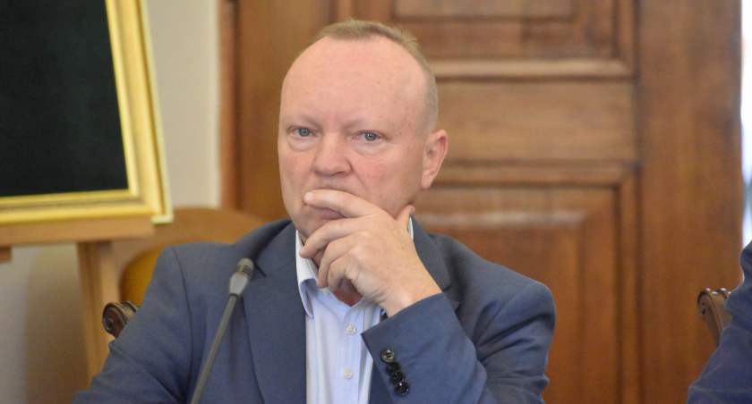 O spalarni, Ekomie i zadłużeniu samorządów. Wywiad z Jackiem Chwalenią