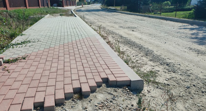Kto dokończy drogę we Włodarach?