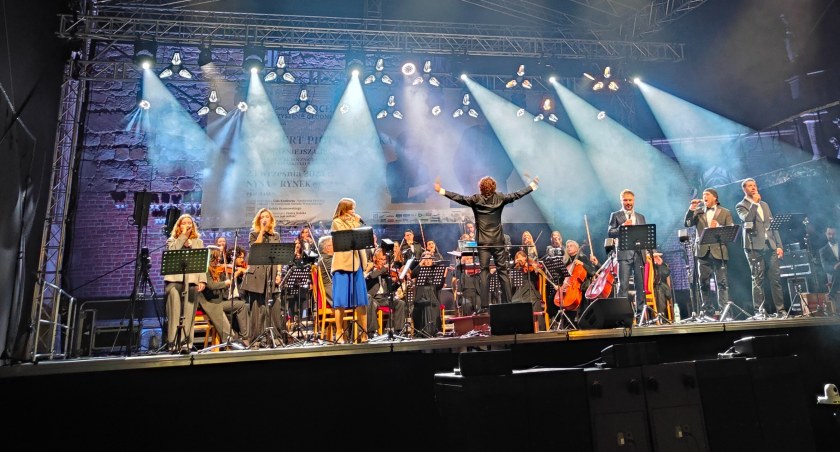  W hołdzie Prymasowi Tysiąclecia