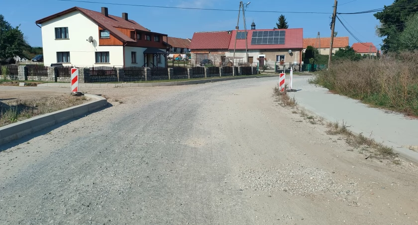Dokończą drogę we Włodarach
