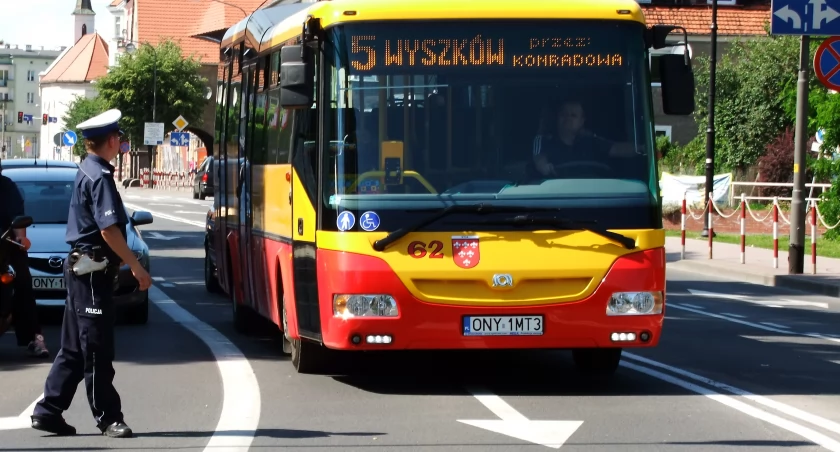 Przełęk. Objazd tylko dla autobusów 
