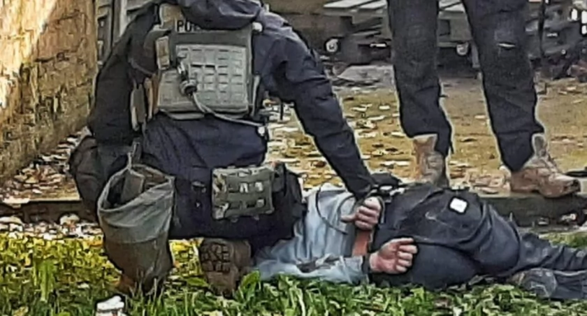 Grozi, że wysadzi siebie i dom!