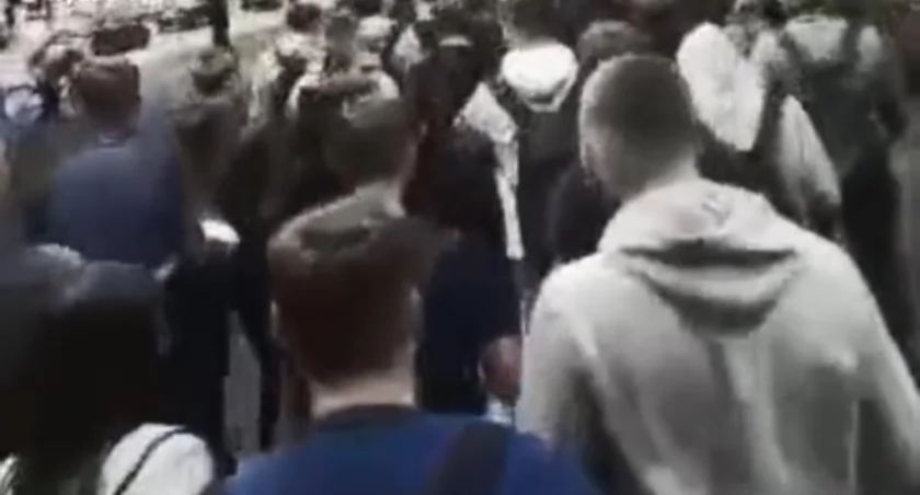 Dwóch uczniów wyrzucono ze szkoły
