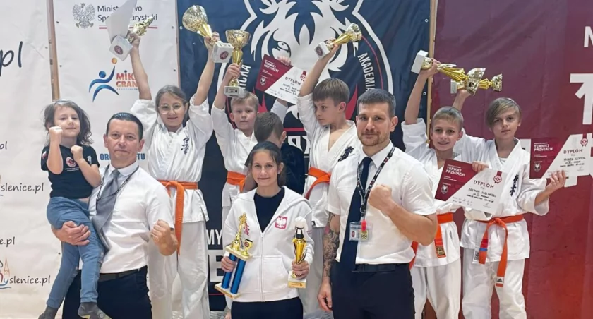 Sześć medali karateków z Niwnicy