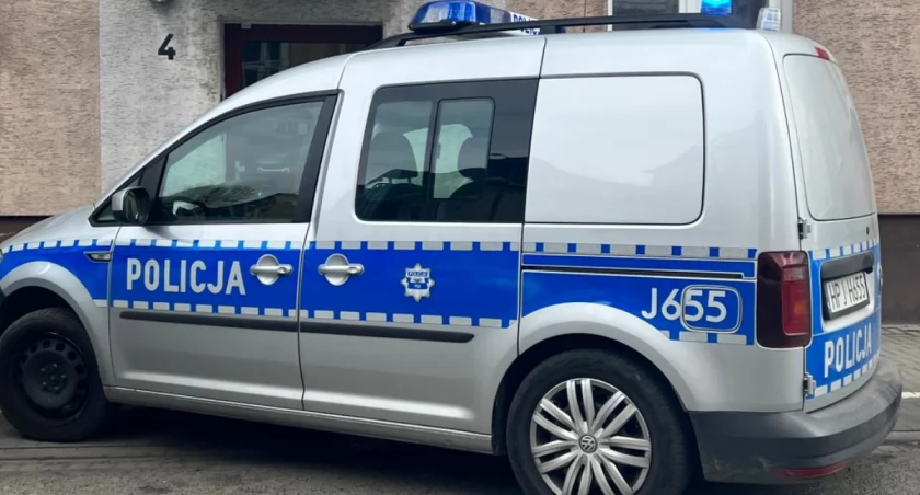 Zwłoki na klatce schodowej