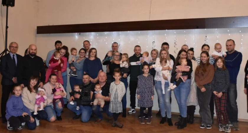 Ile dzieci urodziło się w gminie?