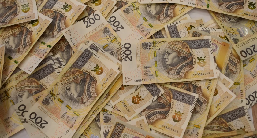 Stracili blisko 320 tysięcy!