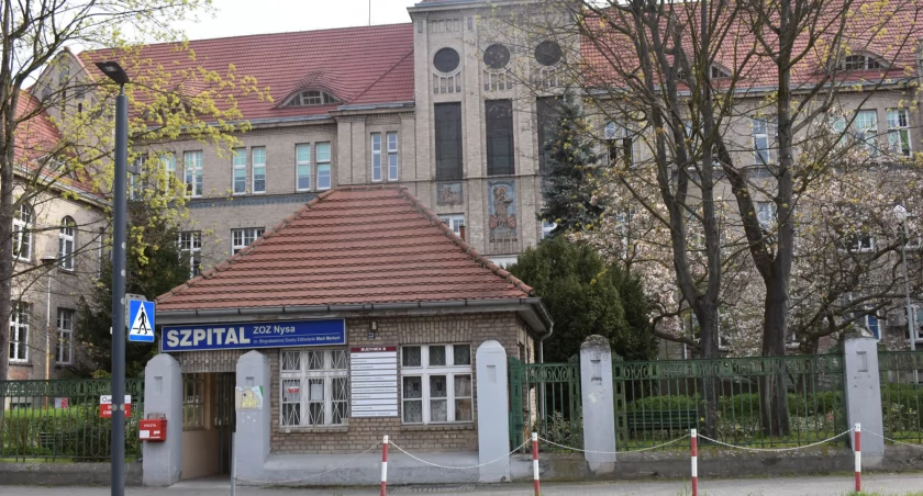 Ile dzieci zmarło podczas narodzin?