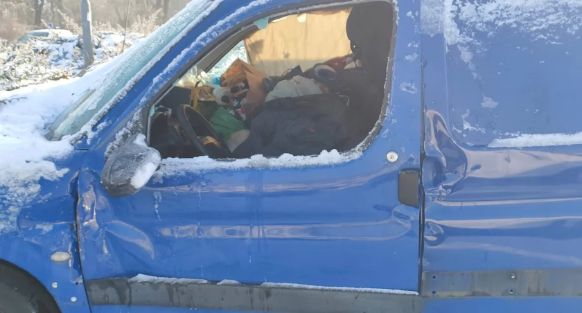 Akcja ratunkowa. Mężczyzna zamarzł w aucie?