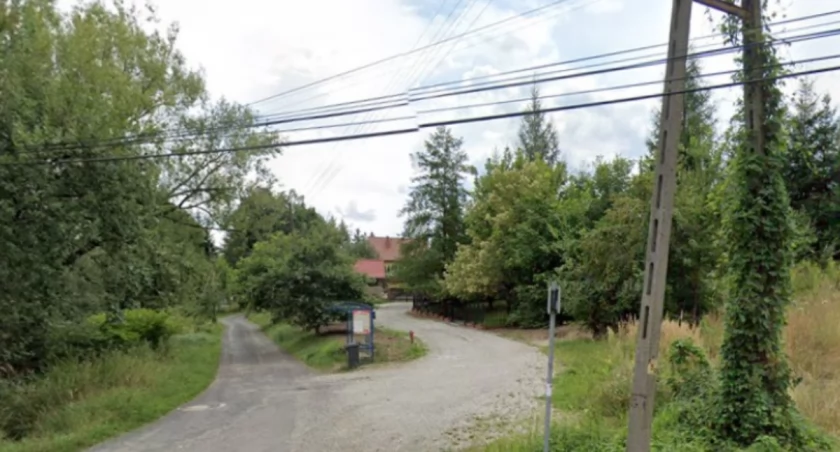 Mieszkańcy chcą sami naprawiać drogę. Czy gmina się zgodzi?