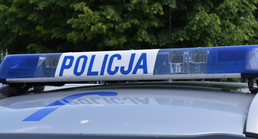 Pijany zasnął w samochodzie na światłach