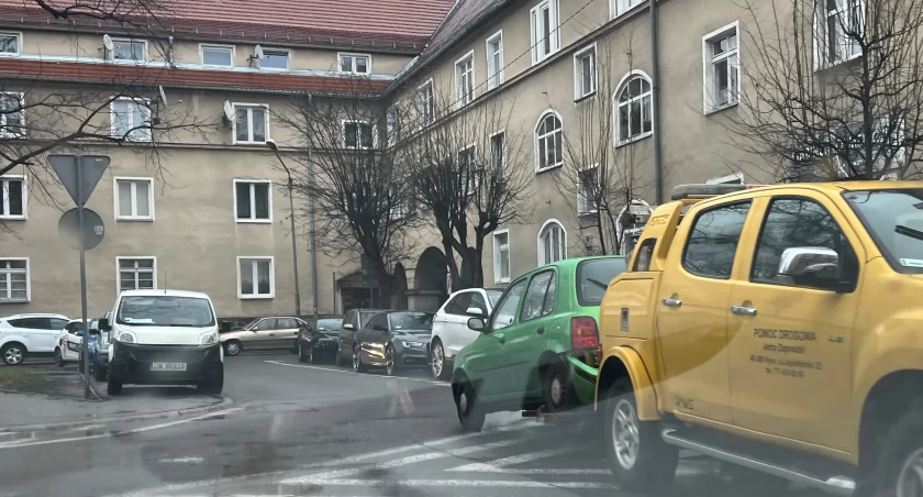 Bez prawka spowodował kolizję