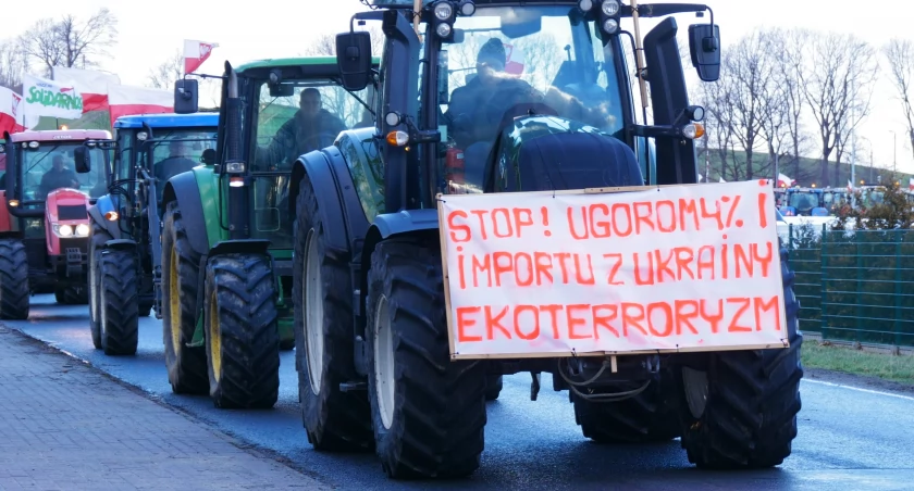 Protest rolników. W Nysie zablokowane są dwa ronda 