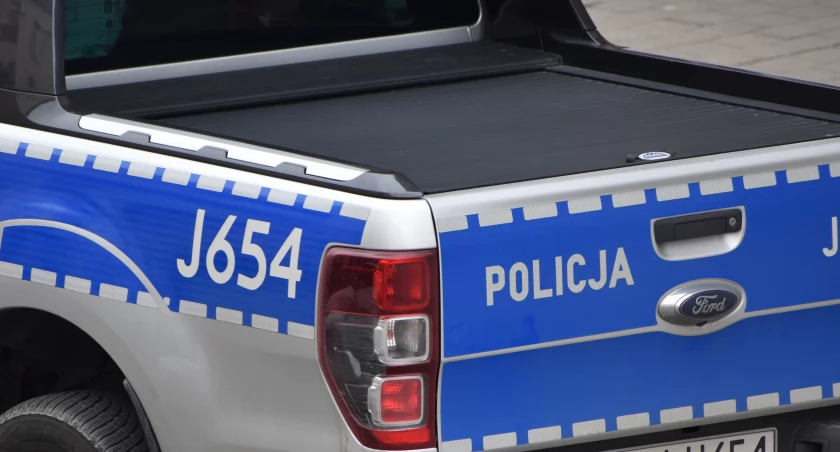Zniszczył opony w trzech samochodach