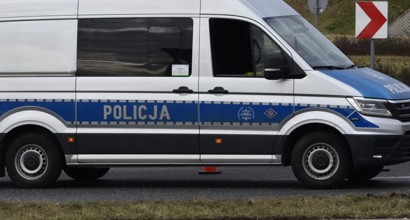 Pijany spowodował zderzenie, uciekł i wylądował w rowie
