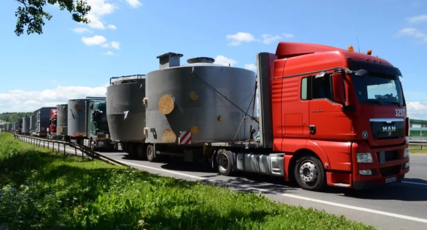 Transport ponadgabarytowy w Polsce – specjalistyczne przewozy na najwyższym poziomie