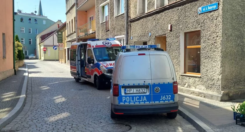 Znaleziony martwy w mieszkaniu. Kilka dni wcześniej był pobity