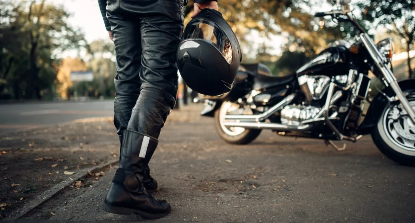 Czym powinny cechować się dobre buty motocyklowe? Jakie modele wybrać na 2024?