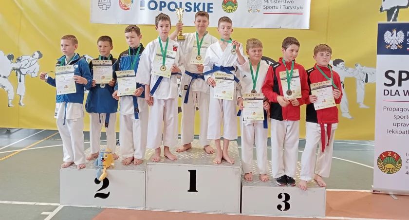 Złoty medal nyskich karateków