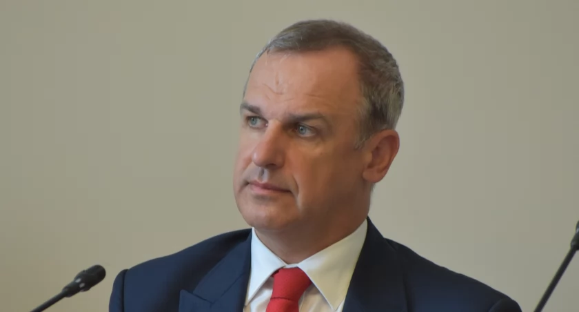 Rada Powiatu zgodziła się na zwolnienie z pracy Pawła Nakoniecznego 
