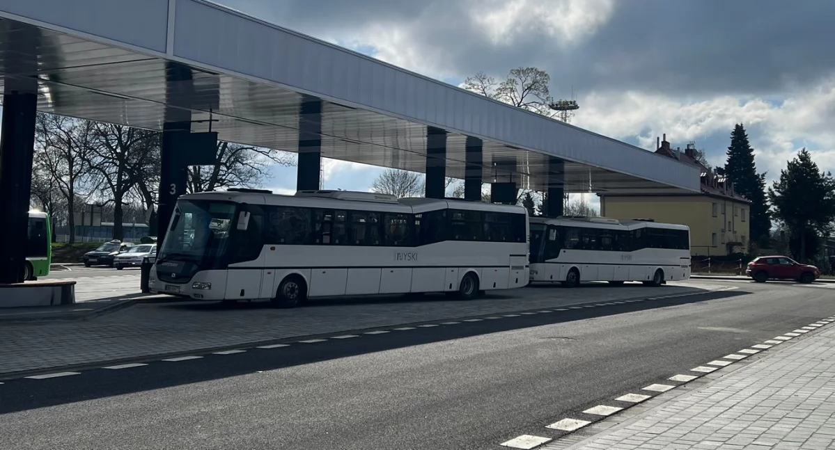 Zamiast pociągów - autobusy. 