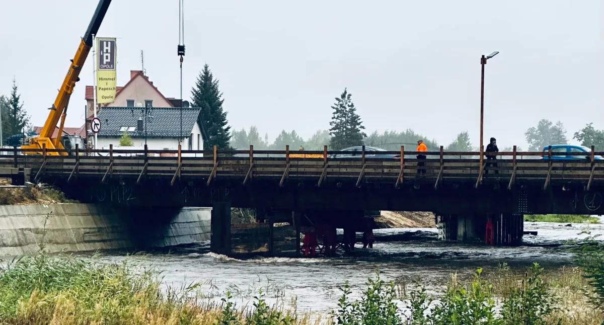 Walka o most w Głuchołazach. Burmistrz apeluje o samoewakuację 