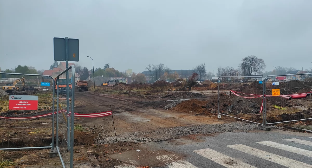 Budowa centrum handlowego na byłym FSD rozpoczęta 