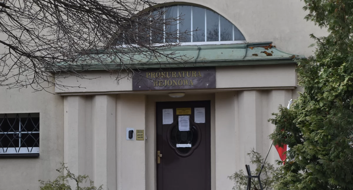 Ile zarejestrowano spraw o uporczywe nękanie i kradzież tożsamości?
