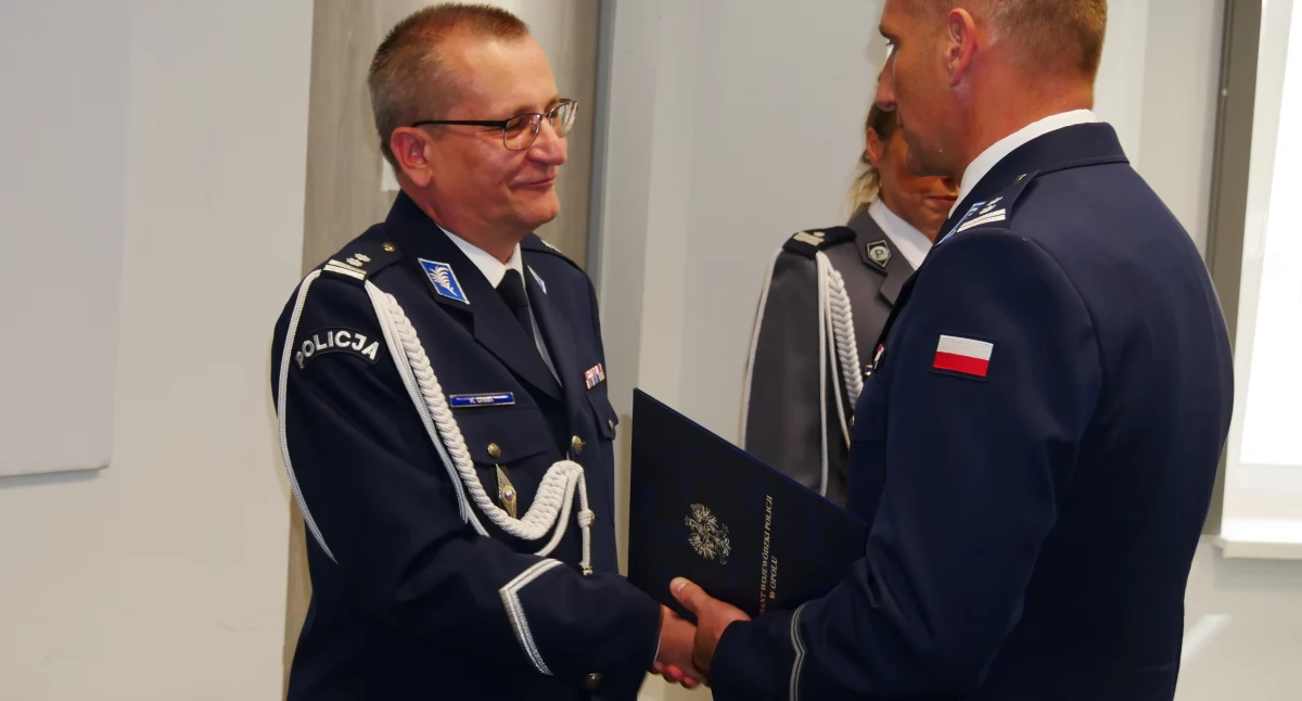 Komendant policji insp. Krzysztof Urban żegna się z policją