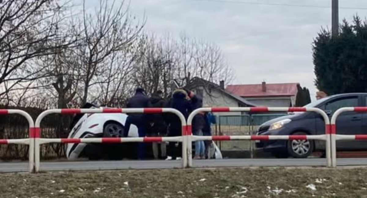 20-letni kierowca forda uderzył w przepust w Niwnicy