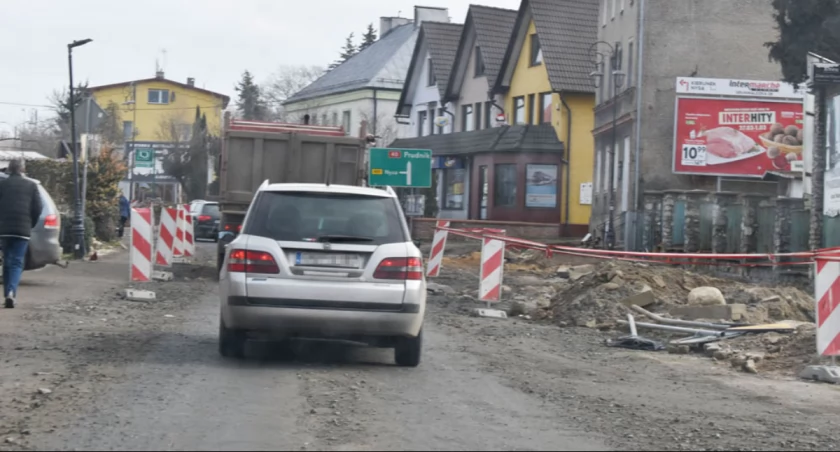 Most i remont drogi przez Głuchołazy. Kiedy się zakończą prace? 
