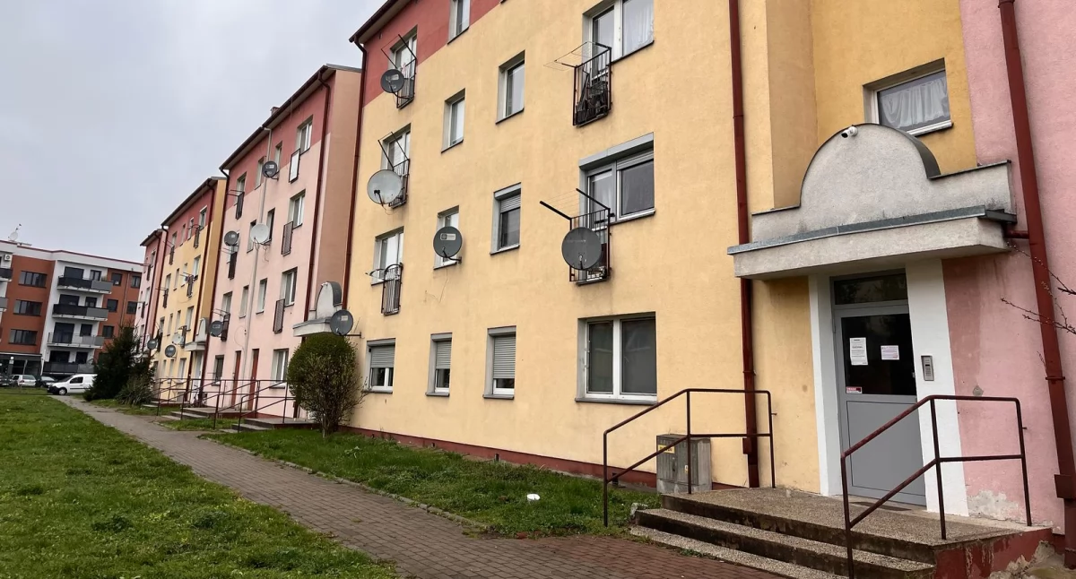 Próba zabójstwa na osiedlu Zwycięstwa w Nysie. Ofiara walczy o życie 