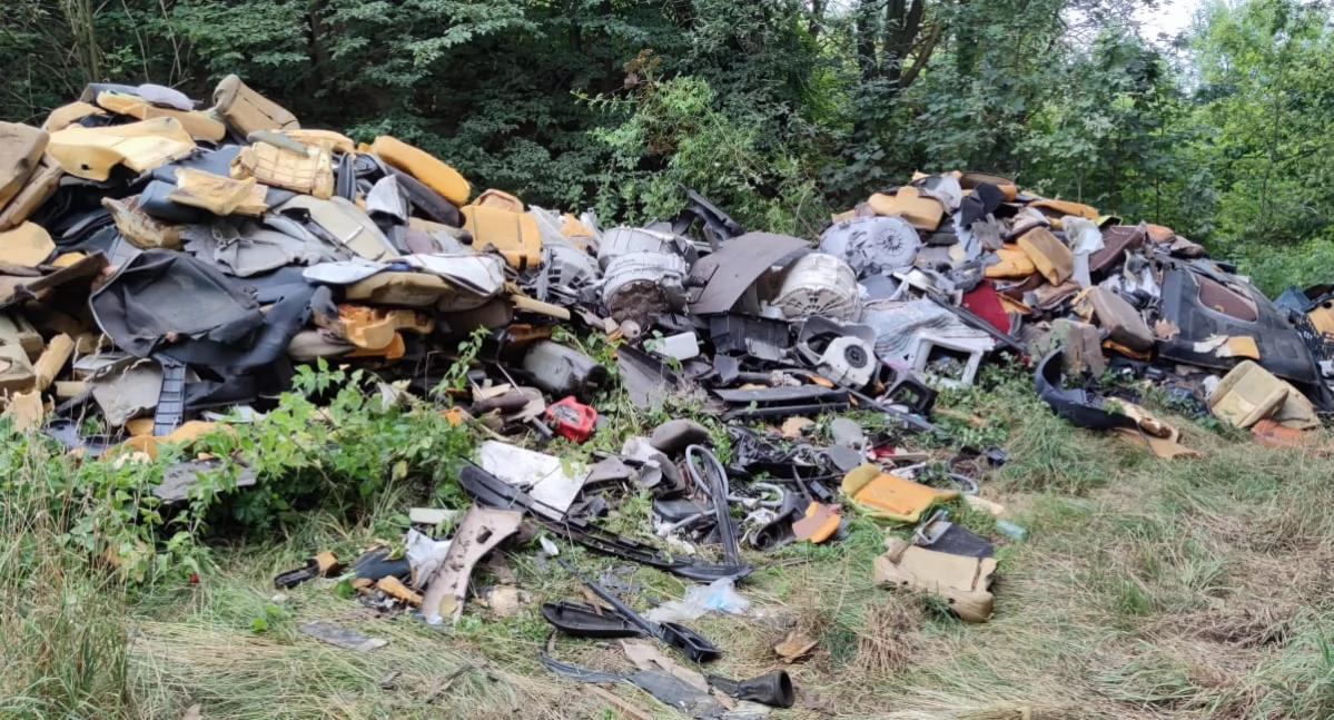 W gminie Korfantów pojawia się coraz więcej dzikich wysypisk śmieci