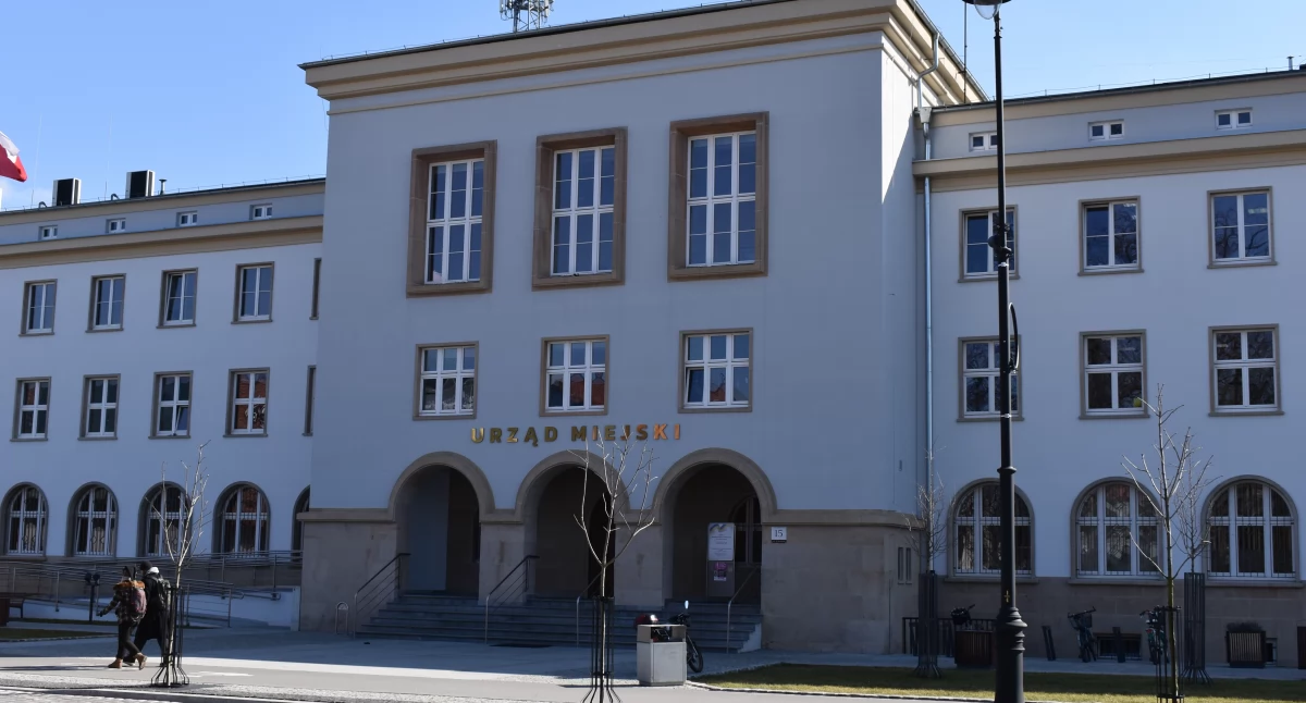 Mokra masa w urzędzie 