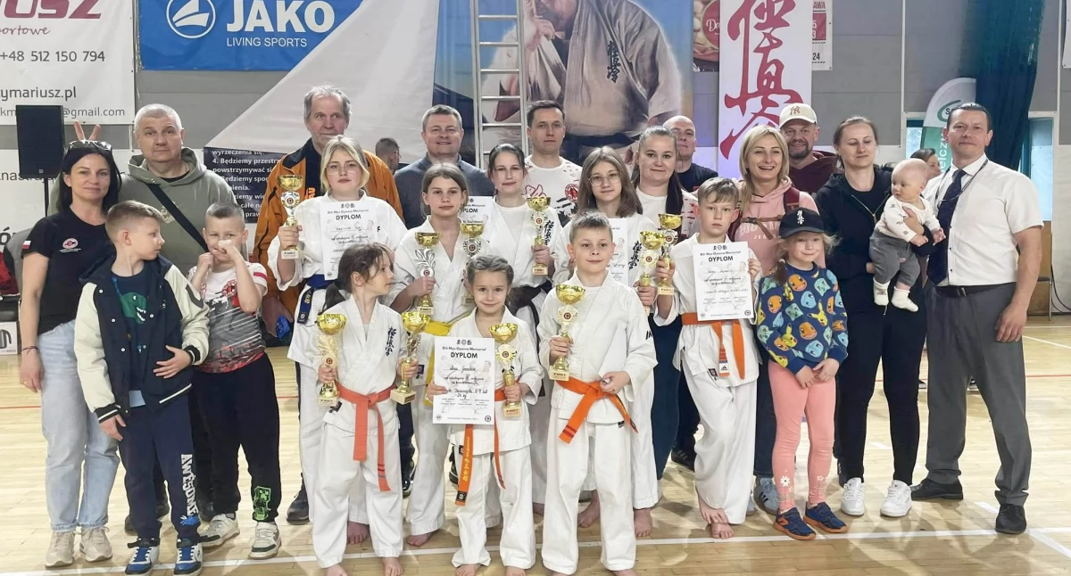 Dziesięć medali karateków z Niwnicy