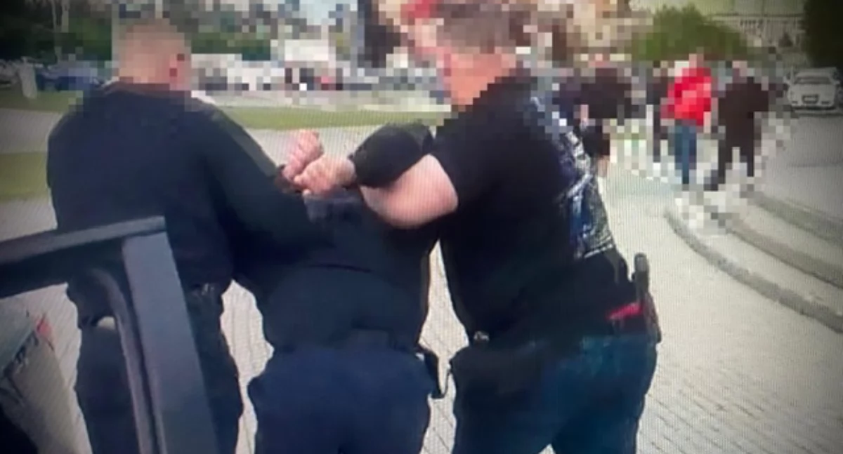 Zatrzymanie agresywnego pseudokibica podczas meczu