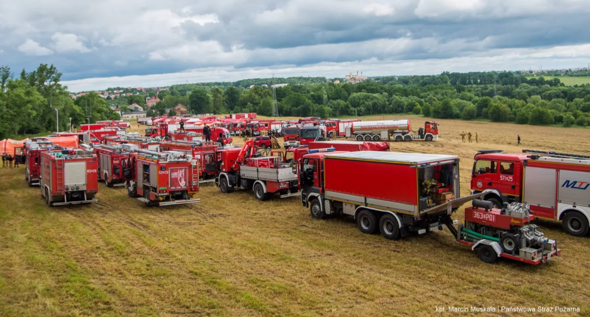 Strażacy ćwiczą gaszenie lasów i ratownictwo specjalistyczne 