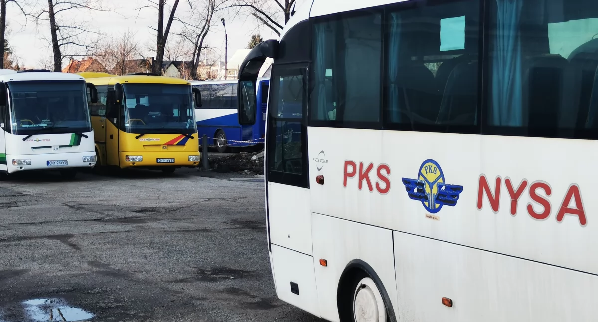 Powiat unieważnił przetarg na autobusy dla PKS w Nysie. To była ostatnia szansa na autobusy z silnikiem diesla. 