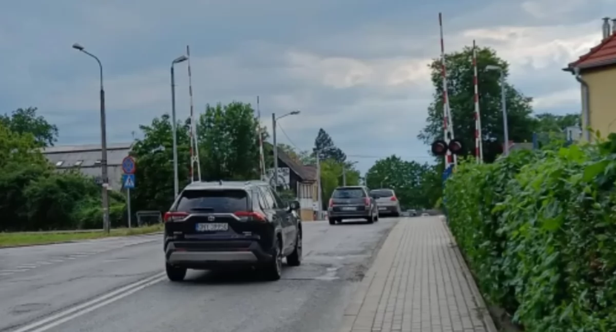Przejazd na Grodkowskiej bez dróżnika? Ma być bezpieczniej