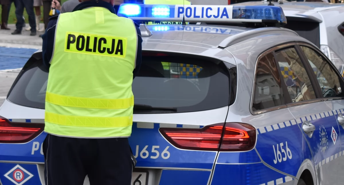 Bili i kopali wędkarza. Trzech na jednego