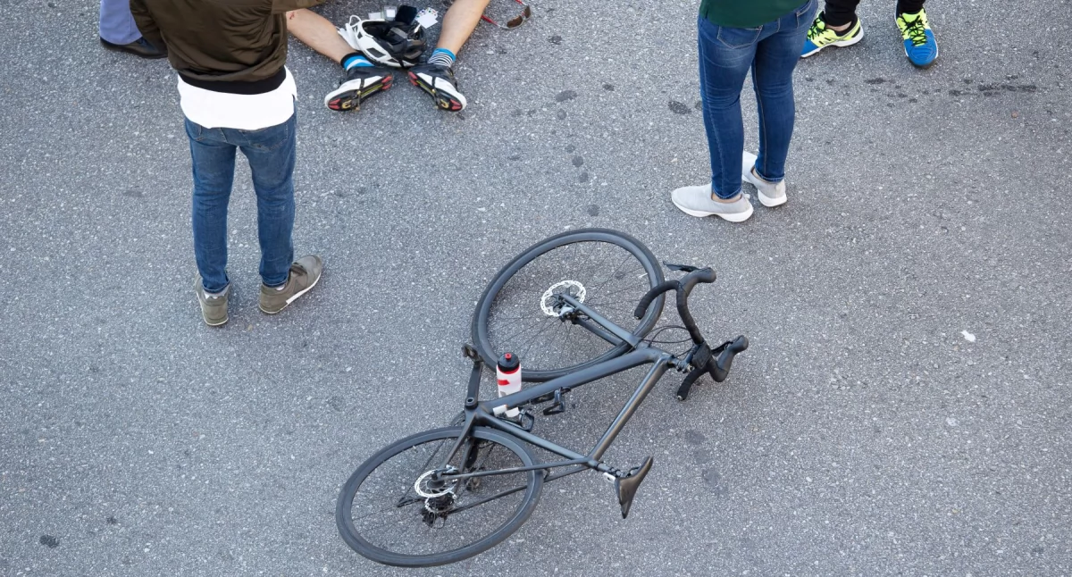 Wypadek z udziałem rowerzysty – kto ponosi odpowiedzialność i jak wygląda procedura?