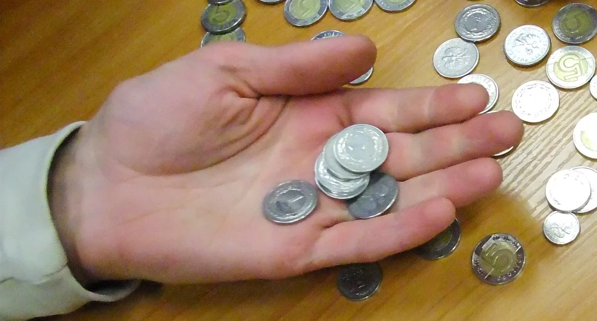 Straciła ponad 320 tysięcy zł. Przekazała oszustom swoje oszczędności i kredyt