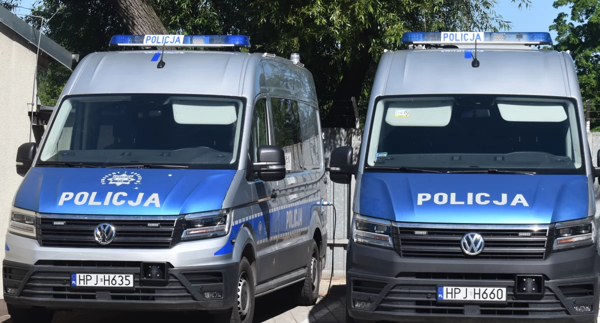 Sam sobie zrobił tablicę rejestracyjną