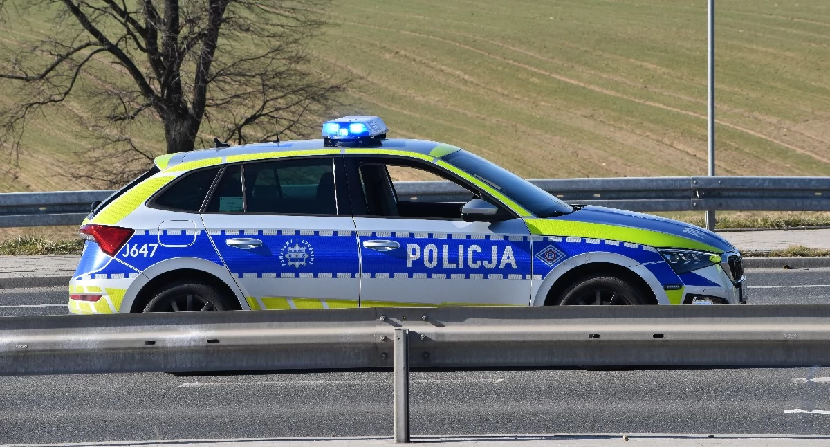 Zdradziła go niecierpliwość. Nie chciał czekać przed przejazdem kolejowym 