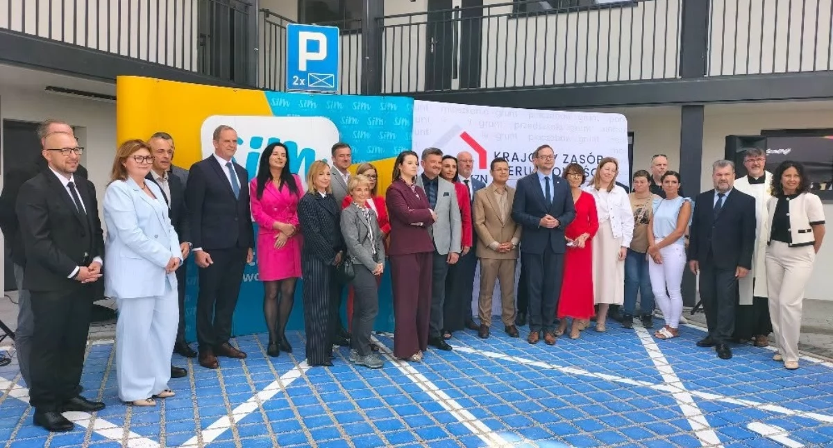 Pierwsi lokatorzy odebrali klucze w Głuchołazach 