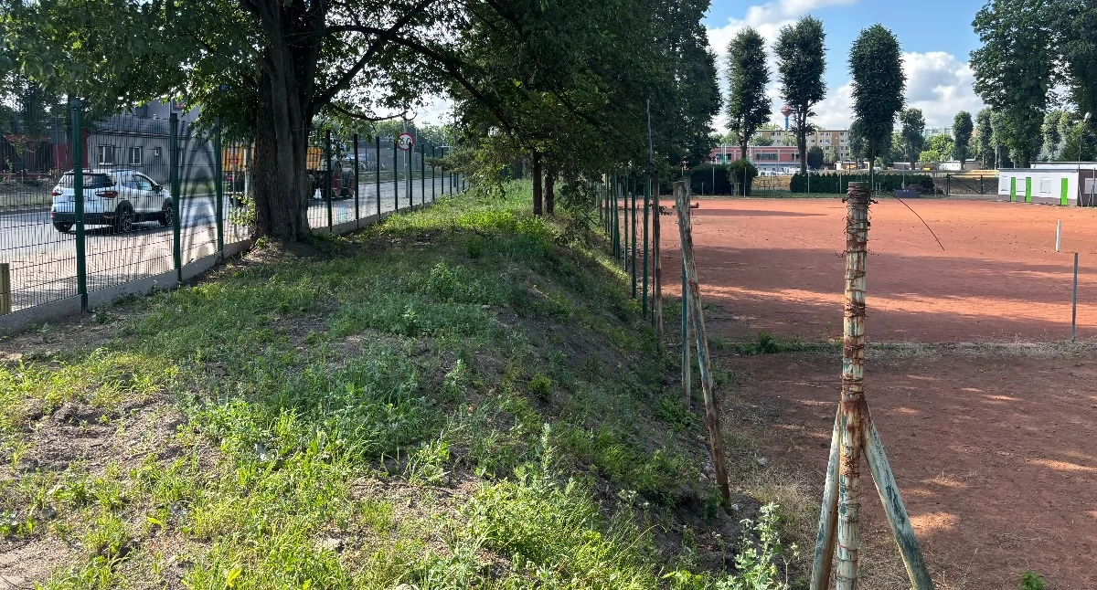 Korty ARN na Kraszewskiego zamknięte. Będą grać w spalinach i kurzu? 